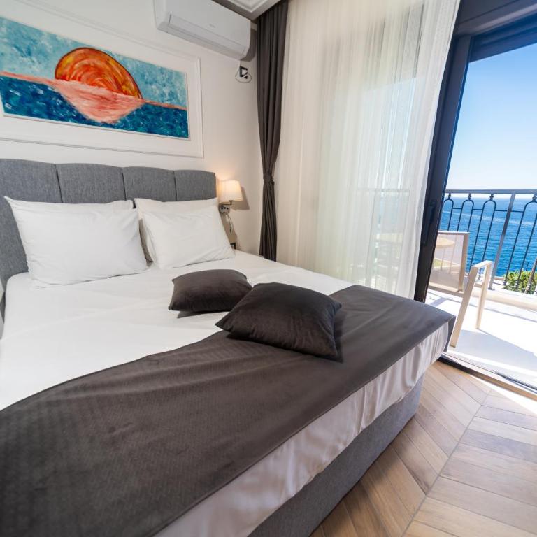 Exclusive Hotel - Dvokrevetna Soba sa Bračnim Krevetom i Pogledom na More - 4