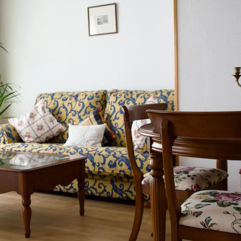 Encanto - Three-Bedroom Apartment - 9