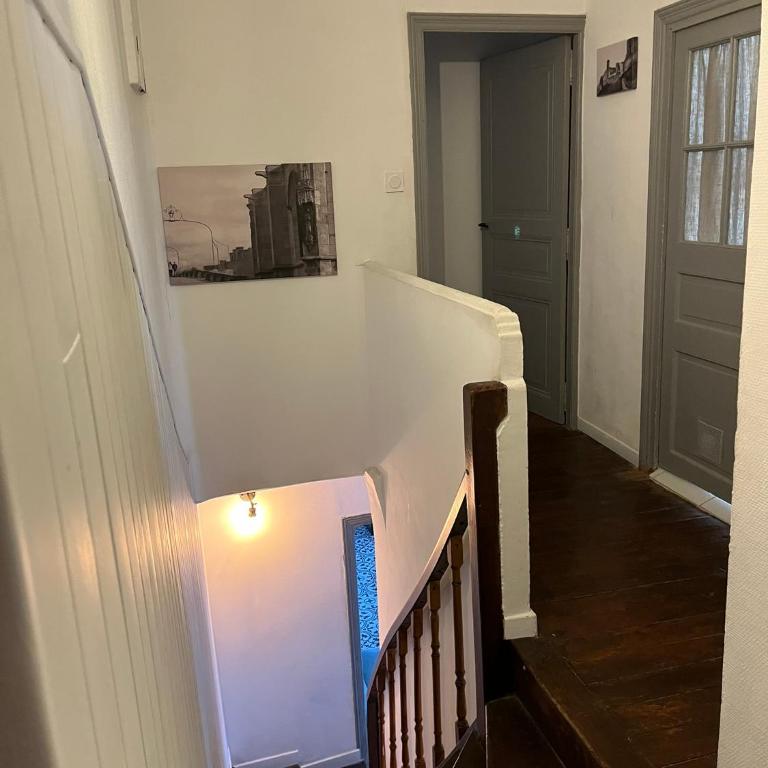 La maison du pont vieux - emplacement de parking gratuit - Proche Cité médiévale - Haus mit 3 Schlafzimmern - 5