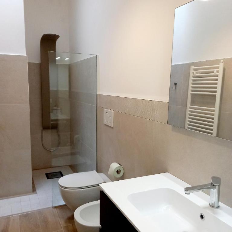 CASADINA - Appartamento con 2 Camere da Letto - 9