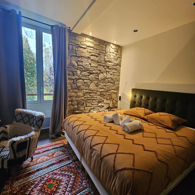 La Petite Auberge - Chambre Double Supérieure avec Toilettes et Salle de Bains Privatives - 1