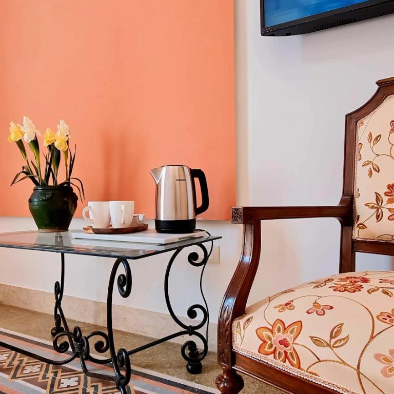 MaisonNouveau - Double Room with Private Bathroom - 8