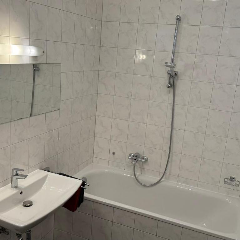 City Apartment Linz 3 Zimmer - Klimaanlage, Großes Sofa, Cafe & WLAN, Selfcheckin, Parkplatz, für 5 Gäste - Apartment mit 3 Schlafzimmern - 33