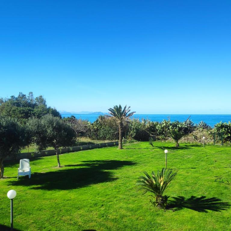 Campofelice Holidays West Villa - Villa Fronte Spiaggia - 1