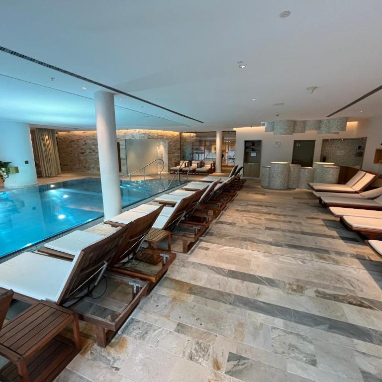 Alpine Luxury Apartment Davos with Spa Access to 5 Star Hotel - Apartment mit 2 Schlafzimmern - 51