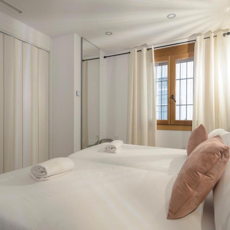 Eco Center Granatensis Pasiegas-Catedral - Three-Bedroom Apartment - 9