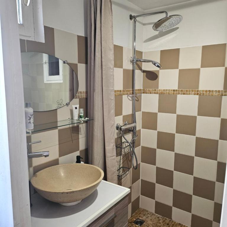 Entre mer et campagne, comme à la maison, extérieur et parking privé - Appartement 1 Chambre - 13
