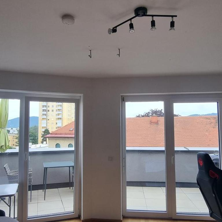 Neubau mit Terrasse - Sonne 10 bis 20 Uhr - Appartement 1 Chambre - 6