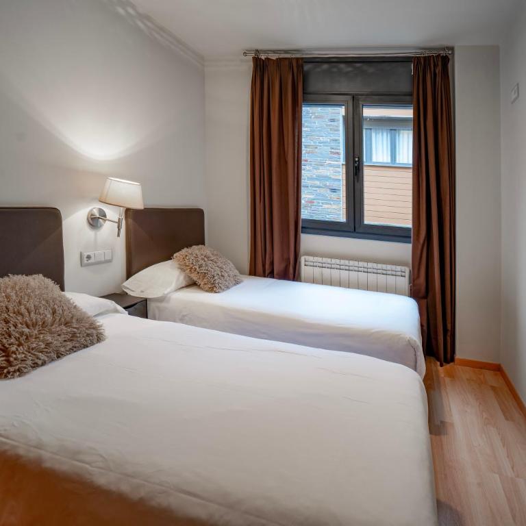 Apartaments Superior - Three-Bedroom Apartment - 2