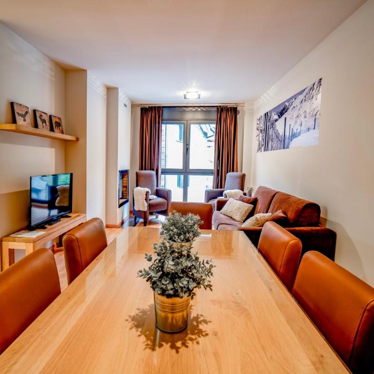 Apartaments Superior - Three-Bedroom Apartment - 12
