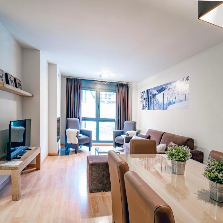 Apartaments Superior - Three-Bedroom Apartment - 7