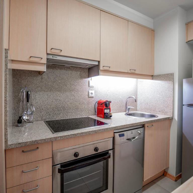 Apartaments Superior - Three-Bedroom Apartment - 14