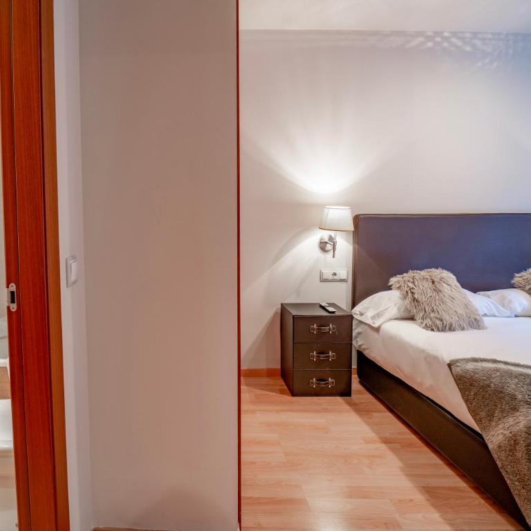 Apartaments Superior - Three-Bedroom Apartment - 8