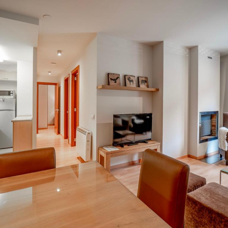 Apartaments Superior - Three-Bedroom Apartment - 11