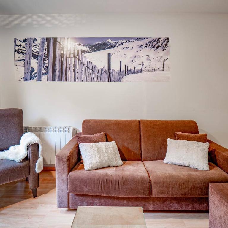 Apartaments Superior - Three-Bedroom Apartment - 17