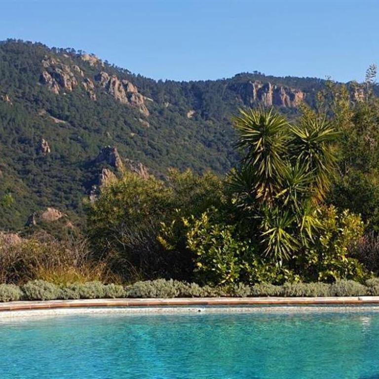 VILLA L'ESTEREL AVEC PISCINE VUE MER -MANDELIEU 06210- 6 Pers - Haus mit 3 Schlafzimmern - 7