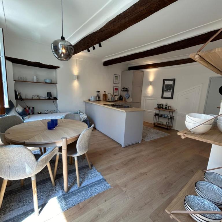 Biot - Place des Arcades - Appartement 1 Chambre - 13