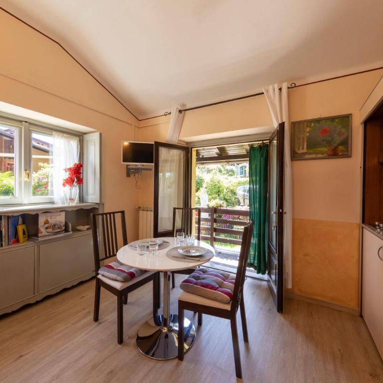 Villa Lucciola - One-Bedroom Apartment with Lake View - 18