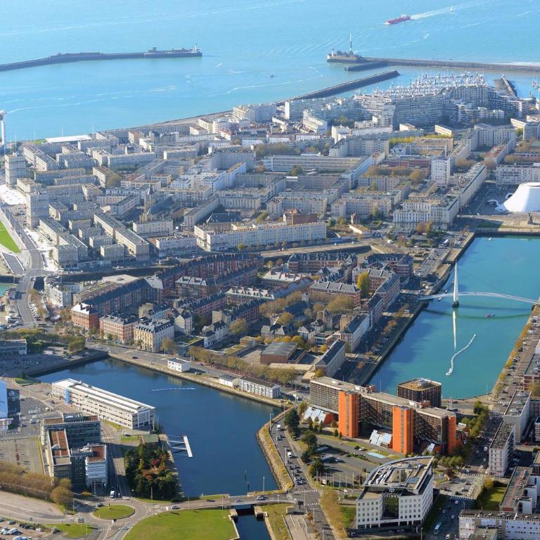 Studio "Sous les Toits" - Charmant et calme - Gare et Tram à 4 min - Apartment mit 1 Schlafzimmer - 37
