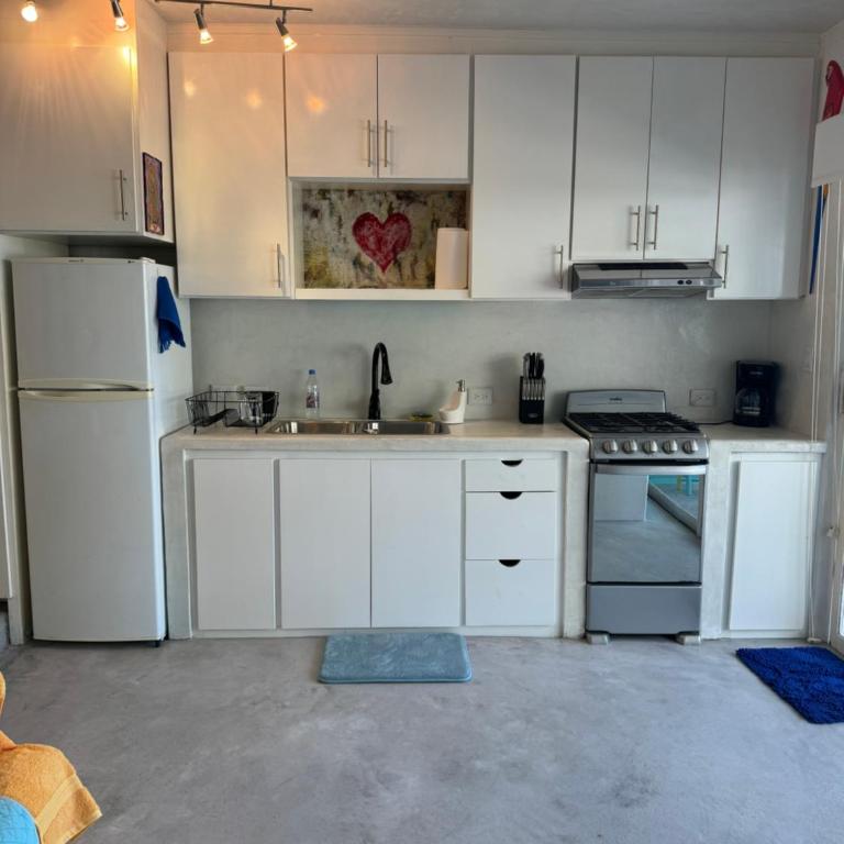 Beach front beautiful one bedroom Condo - Apartment with Balcony - 9