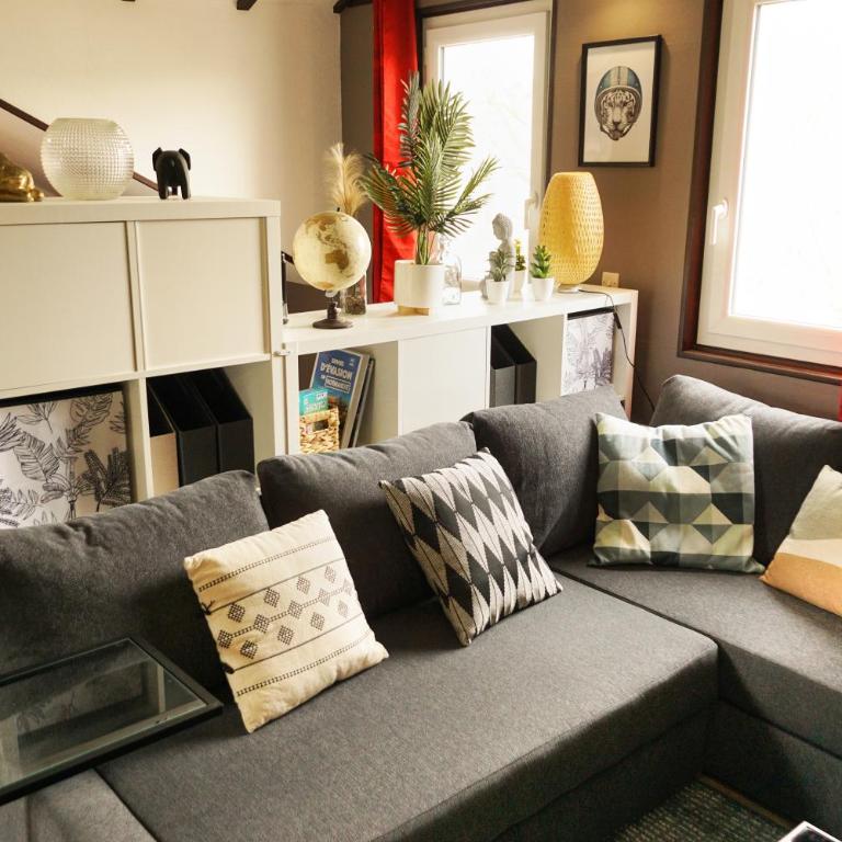 Studio "Sous les Toits" - Charmant et calme - Gare et Tram à 4 min - Apartment mit 1 Schlafzimmer - 8