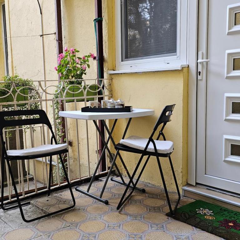 Apartment Teddy stari Grad - Twin Room with Terrace - 5