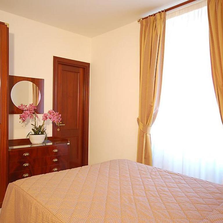 Hotel Residence Vatican Suites - Suite con 2 Camere da Letto - 5