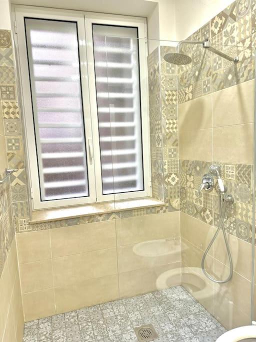 Ilarys home - Appartamento con 1 Camera da Letto - 23