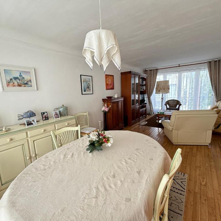 Appartement T3 avec garage et équipements complets - FR-1-197-612 - Apartment - 1