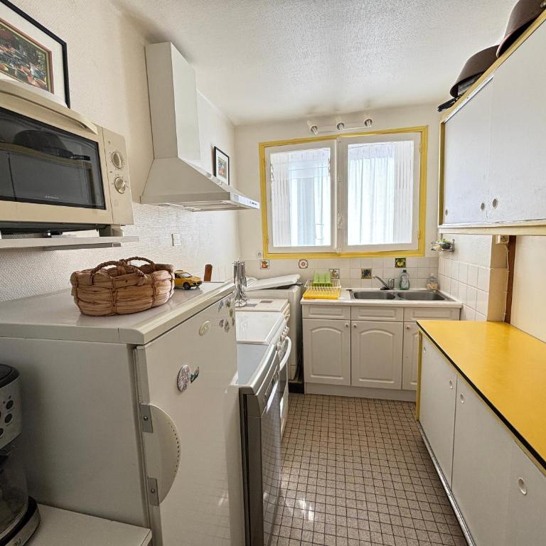 Appartement T3 avec garage et équipements complets - FR-1-197-612 - Apartment - 12
