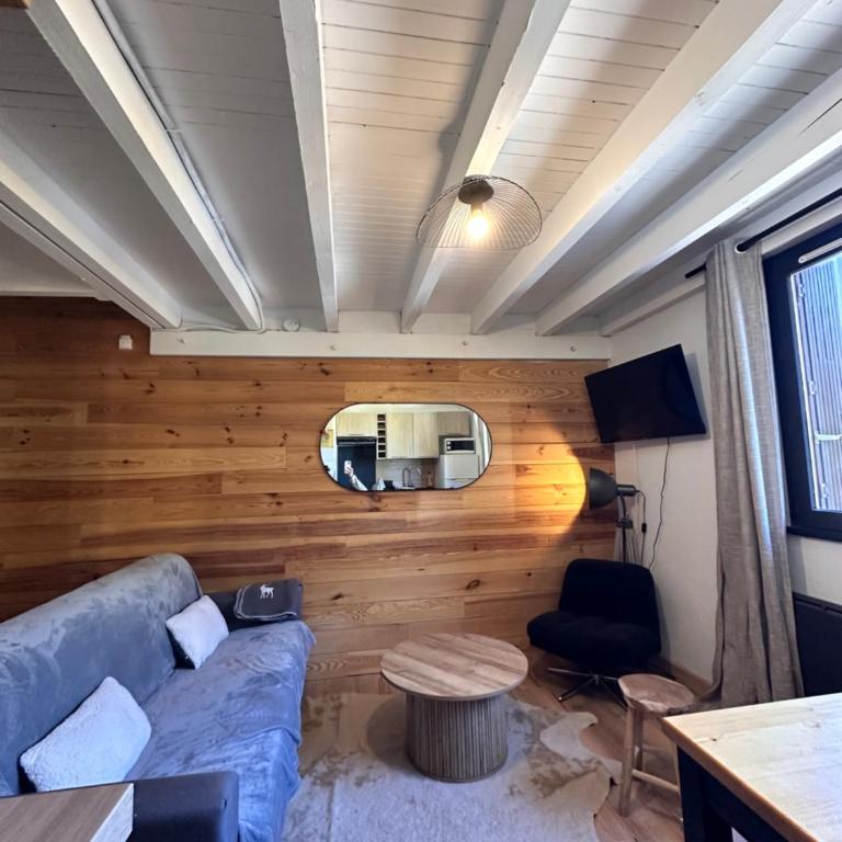 Studio avec mezzanine aménagée 2min des pistes, avec 1 chambre et 1 coin montagne - Appartement 2 Chambres - 6