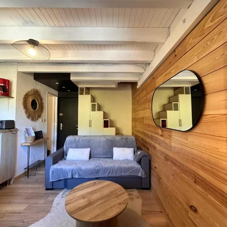 Studio avec mezzanine aménagée 2min des pistes, avec 1 chambre et 1 coin montagne - Appartement 2 Chambres - 4