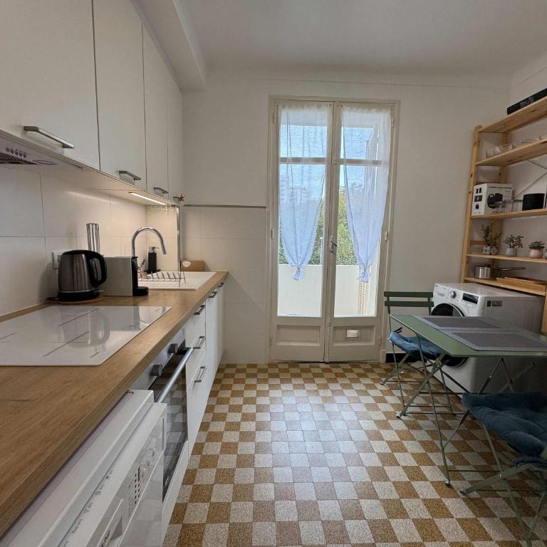 C070 Magnifique appartement au calme 2 Chambre centre - Apartment - 12