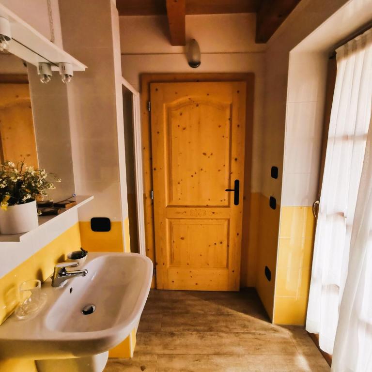 Chalet Dolomiti Trentino - Doppelzimmer mit Balkon - 2