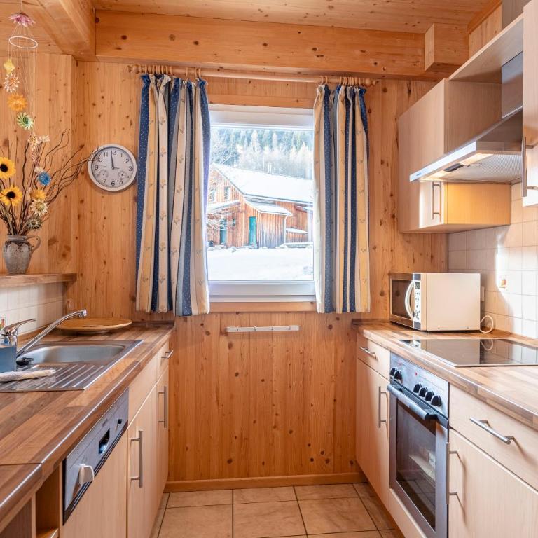 Almdorf Stadl by ALPS RESORTS - Chalet 125 with 3 bedrooms and sauna - 4