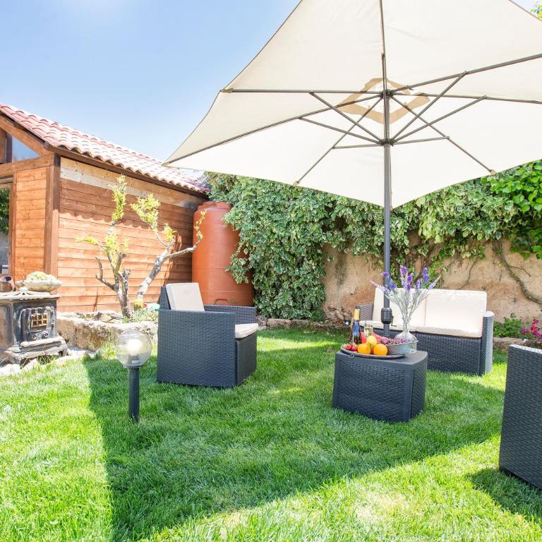 Restored Historic Mansion Paterno with Exclusive Pool, Wifi and AC for 20 people - Villa con Piscina Privata - 33