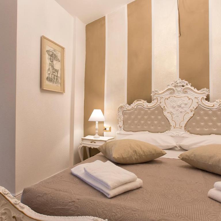 Restored Historic Mansion Paterno with Exclusive Pool, Wifi and AC for 20 people - Villa con Piscina Privata - 53