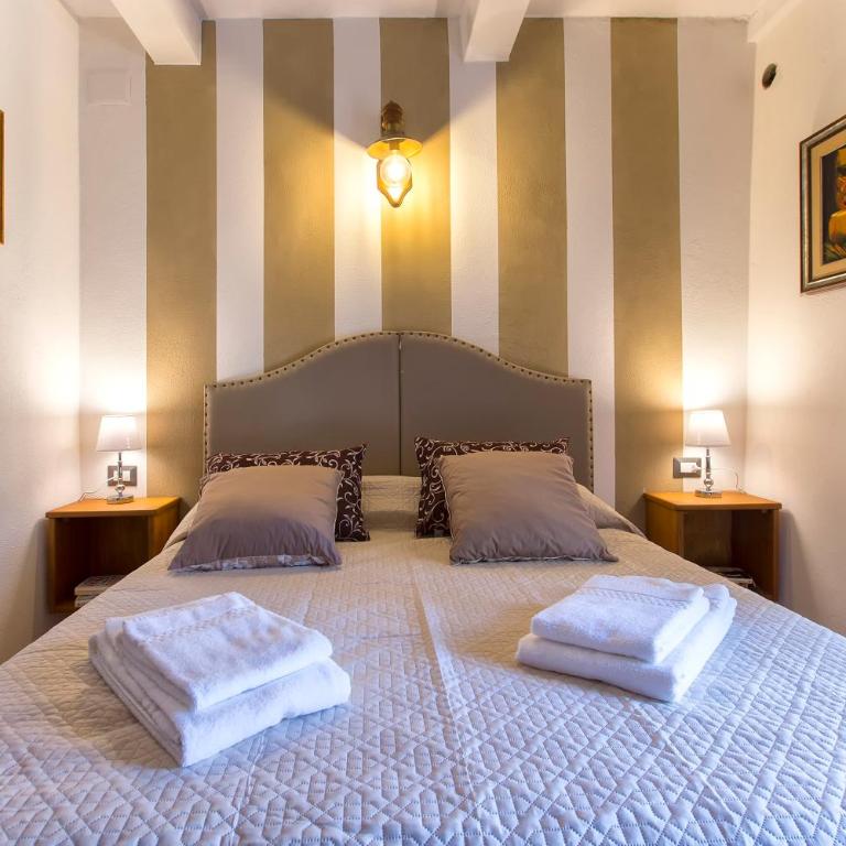 Restored Historic Mansion Paterno with Exclusive Pool, Wifi and AC for 20 people - Villa con Piscina Privata - 65