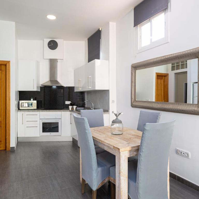 Holidays2Malaga Dos Aceras in Old Town & High Speed Wifi - Apartamento con balcón - 9