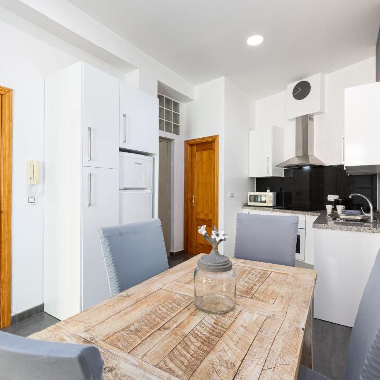 Holidays2Malaga Dos Aceras in Old Town & High Speed Wifi - Apartamento con balcón - 18