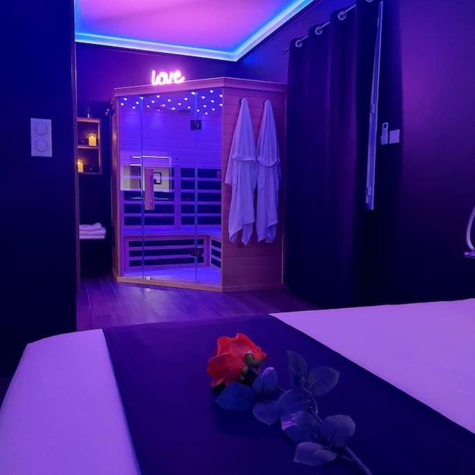 LA NUIT DES SECRETS Love Room 4 étoiles avec Jacuzzi et Sauna - Maison 1 Chambre - 8