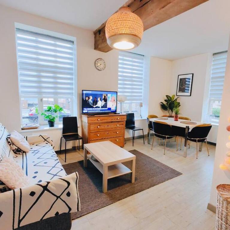 Appartement lumineux et calme parking gratuit - Appartement 2 Chambres - 8