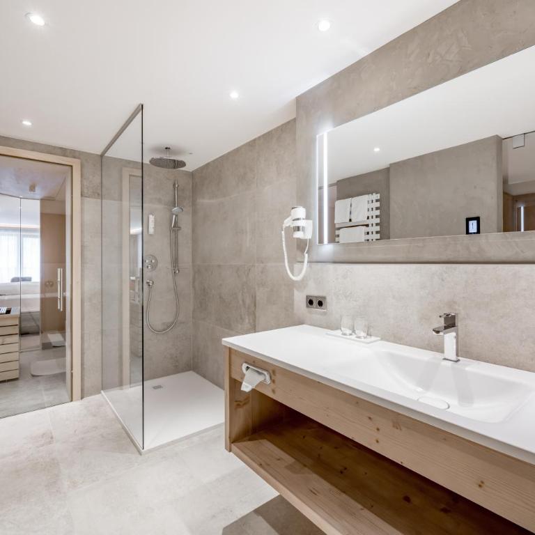Hotel Bellevue - 4 Sterne superior - Junior Suite mit Sauna - 4