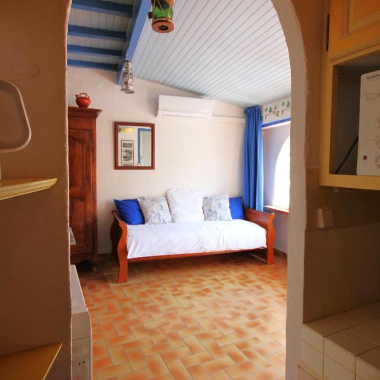 Le Poisson Bleu - One-Bedroom Apartment - 17