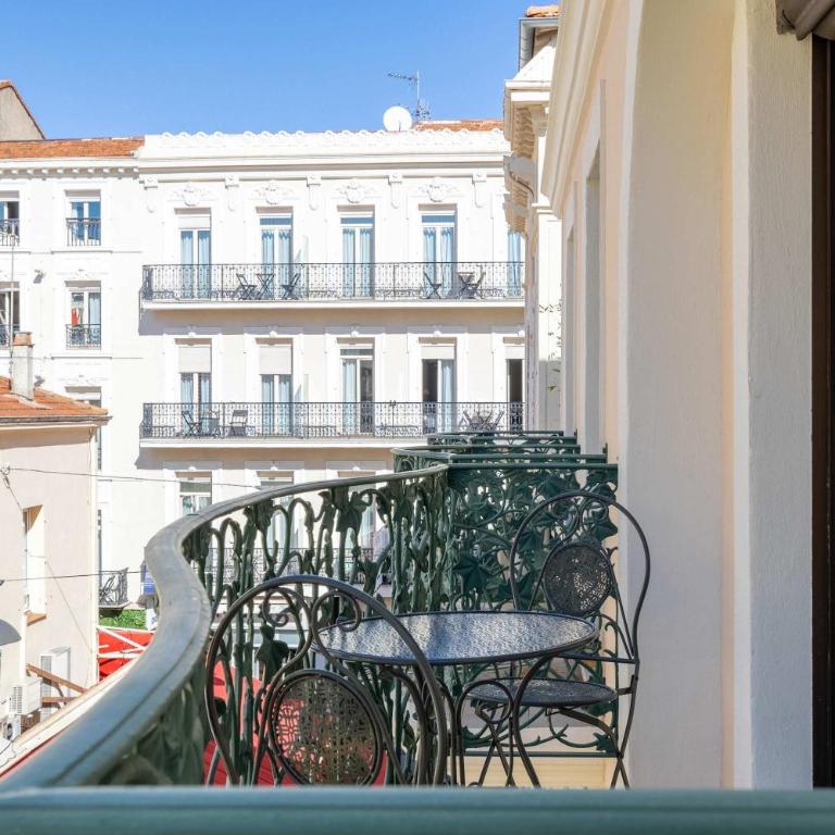 LE CASANOVA avec balcon au cœur du centre-ville - Apartment mit 2 Schlafzimmern - 4