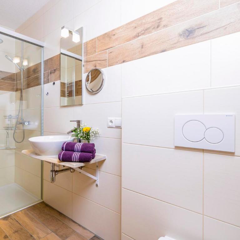 Chalet Modern Life - Apartment mit Dusche - 15