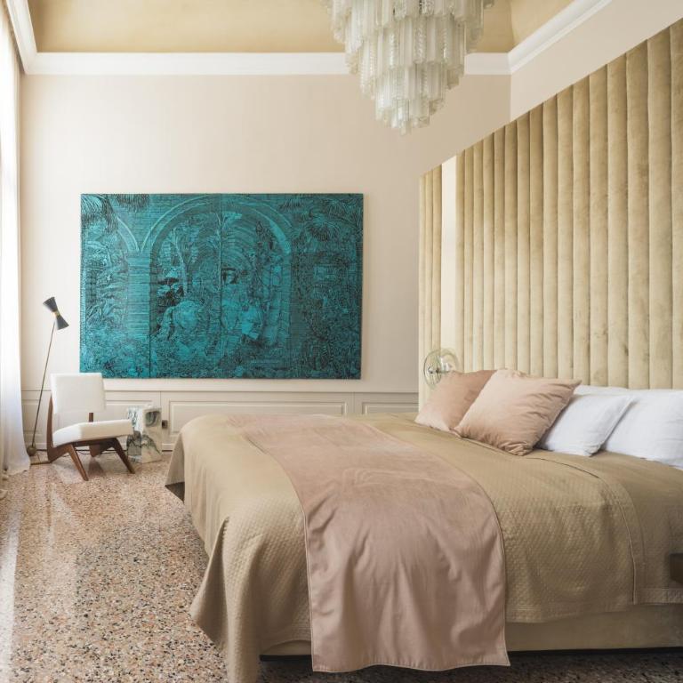 Noble Floor Art Apartment R&R - Four-Bedroom Apartment with Balcony - 28