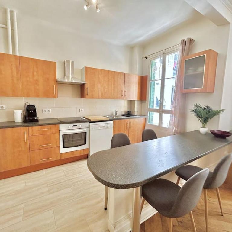 Charmant 3P en centre ville, spacieux et calme - Appartement 2 Chambres - 5