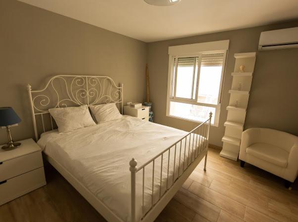 SUNSHINE House - Four-Bedroom House - 16