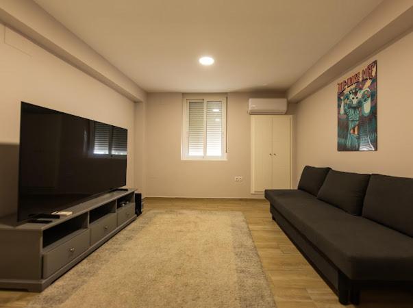 SUNSHINE House - Four-Bedroom House - 23